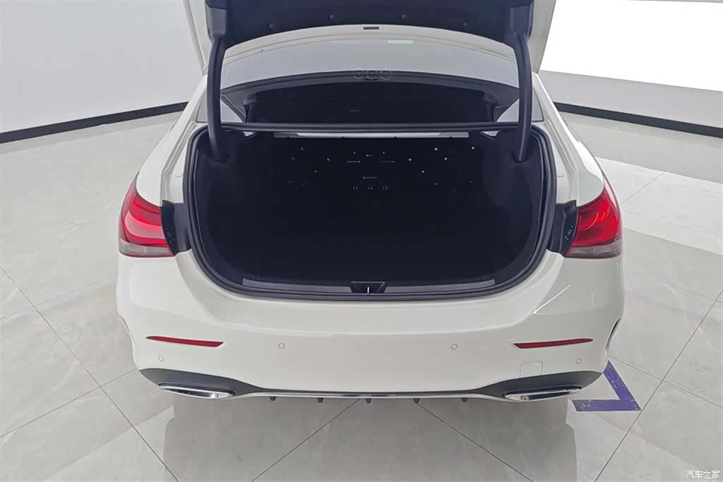 Mercedes-Benz A-Class, 2021 4