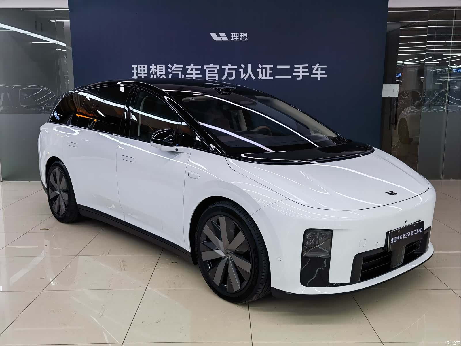 Li Auto i8, 2025 3