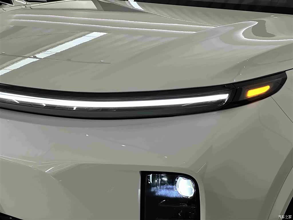 Li Auto L8, 2025 4