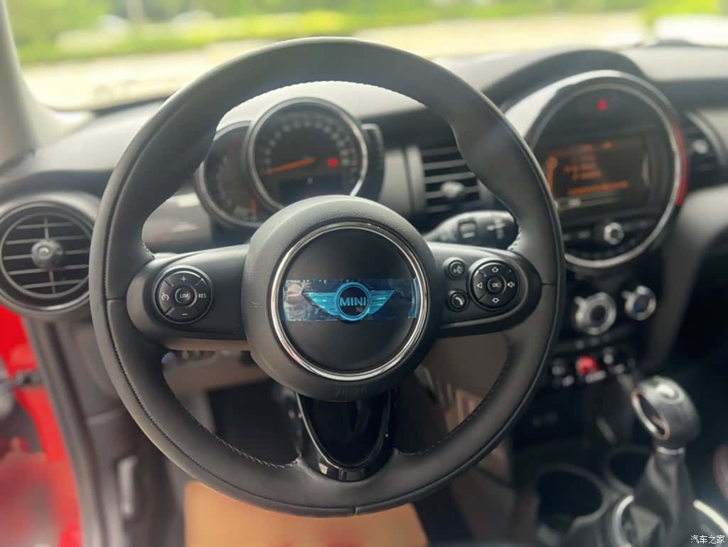 Mini Cooper, 2015 3
