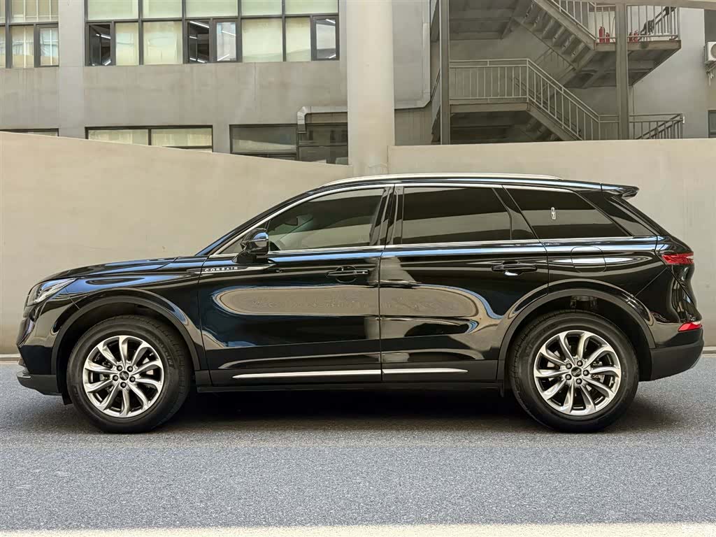Lincoln Corsair, 2020 3
