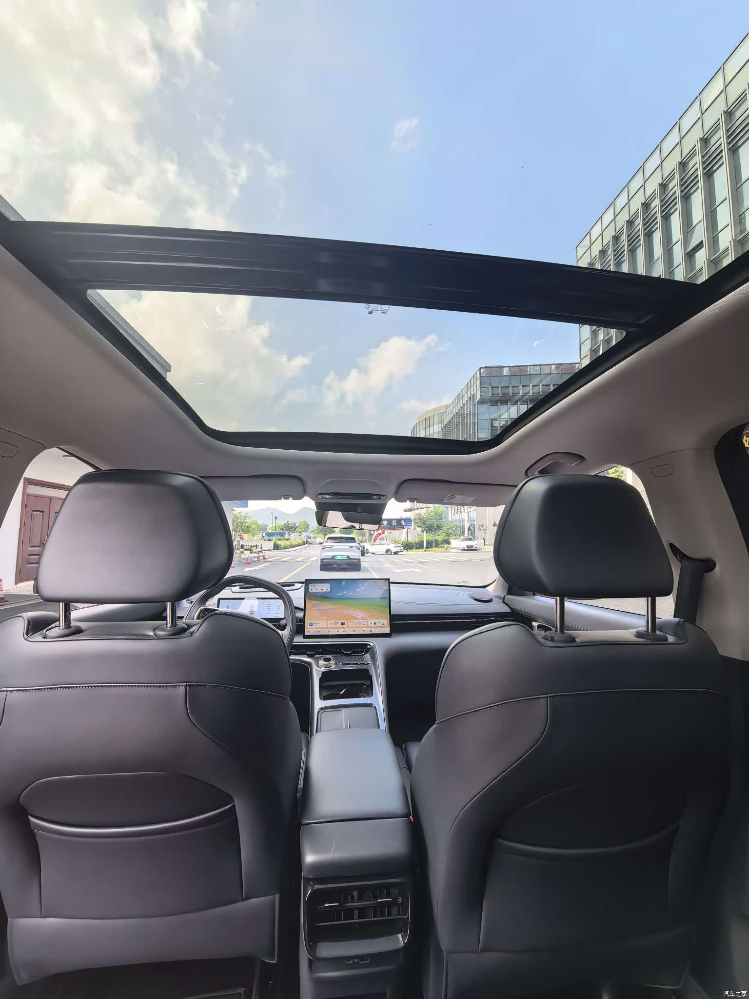 Geely Galaxy E5, 2024 11