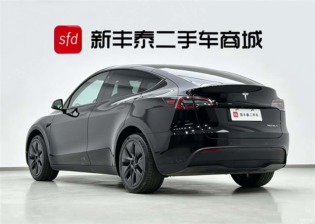 Tesla Model Y, 2024 6