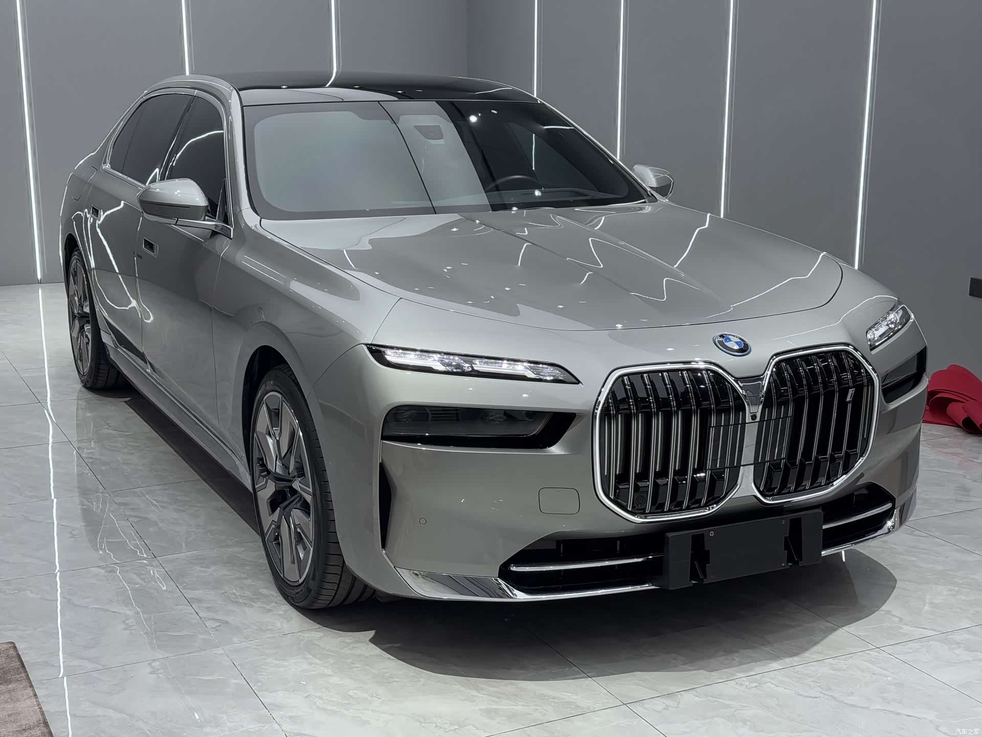 BMW i7, 2023 3