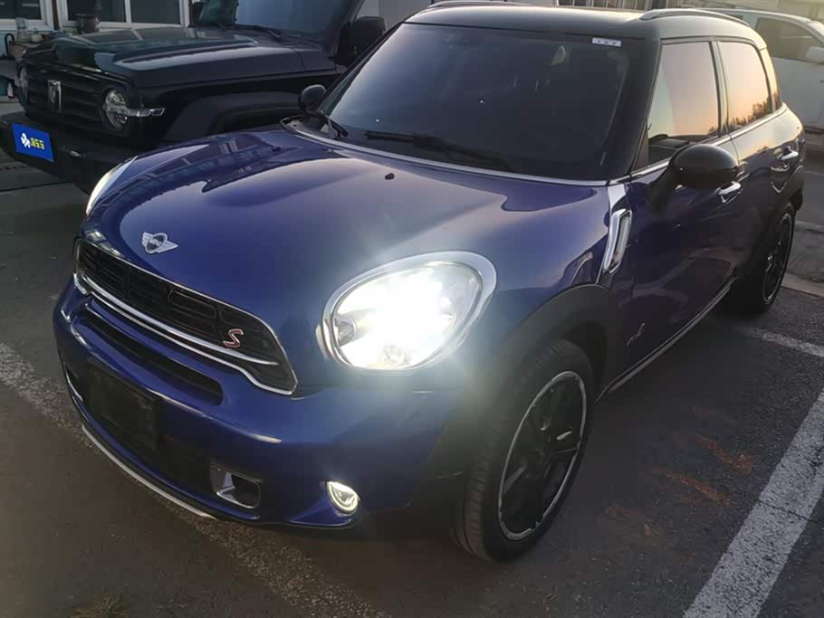 MINI COUNTRYMAN