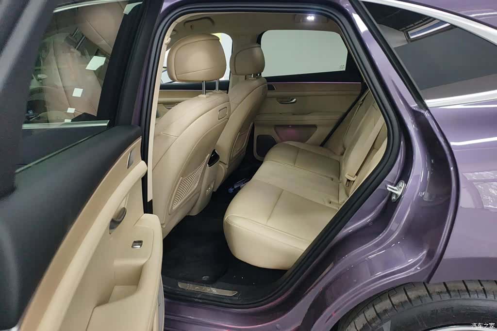 AITO M5, 2025 11
