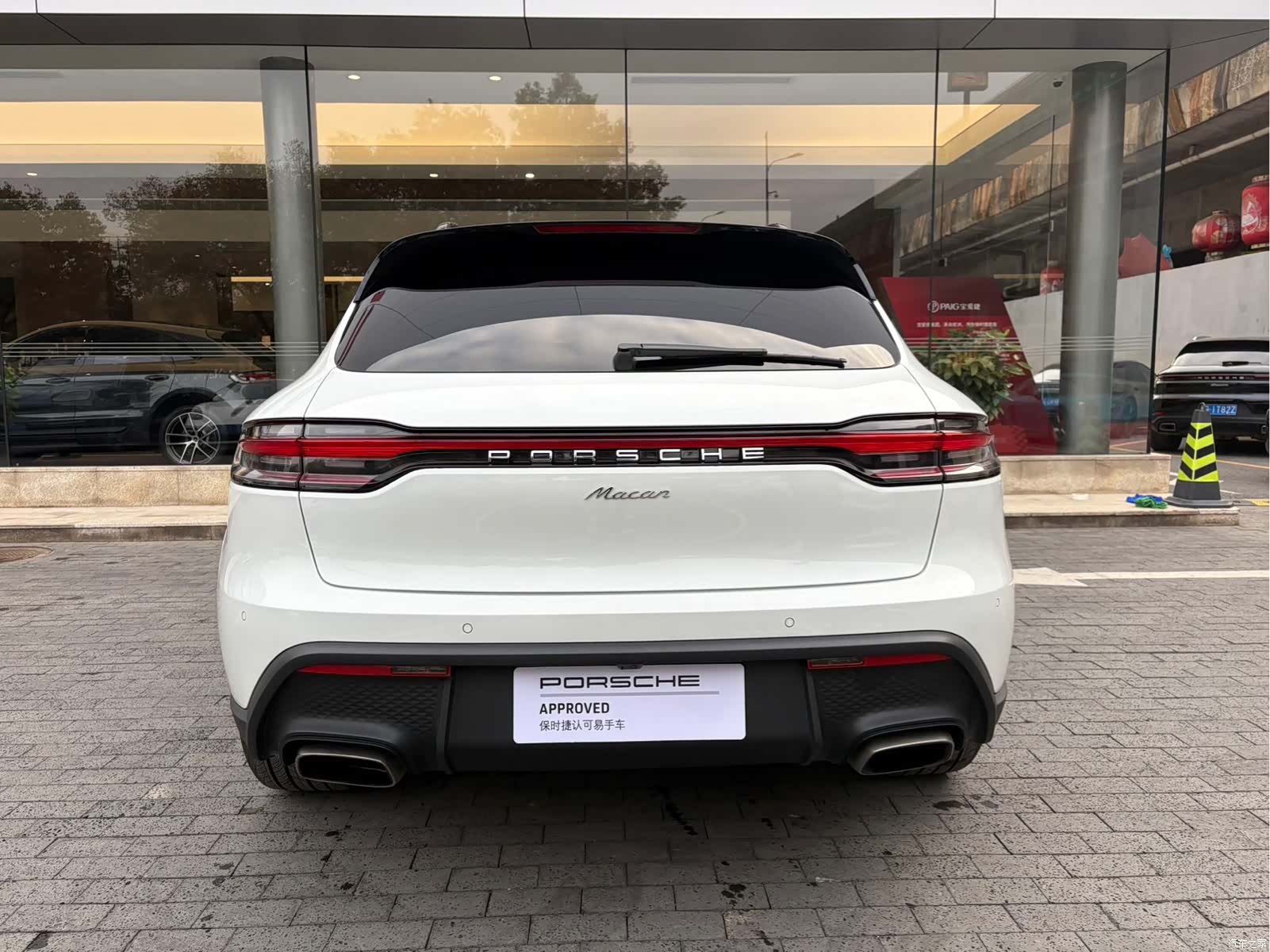 Porsche Macan, 2023 все фото