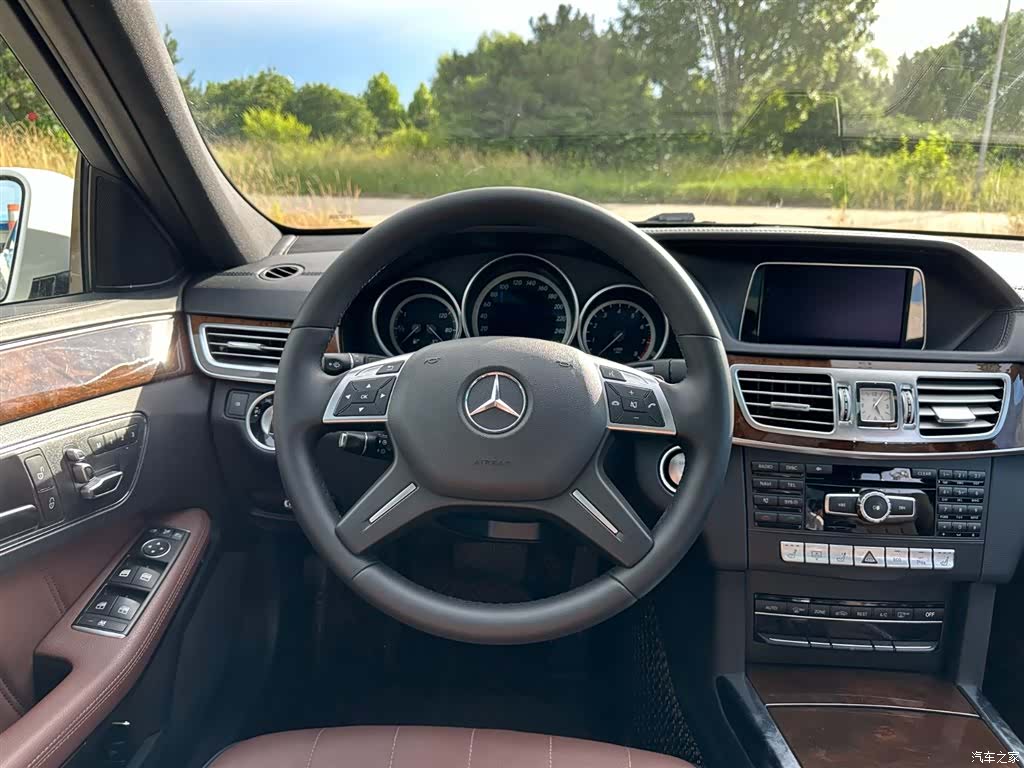 Mercedes-Benz E-Class, 2015 18