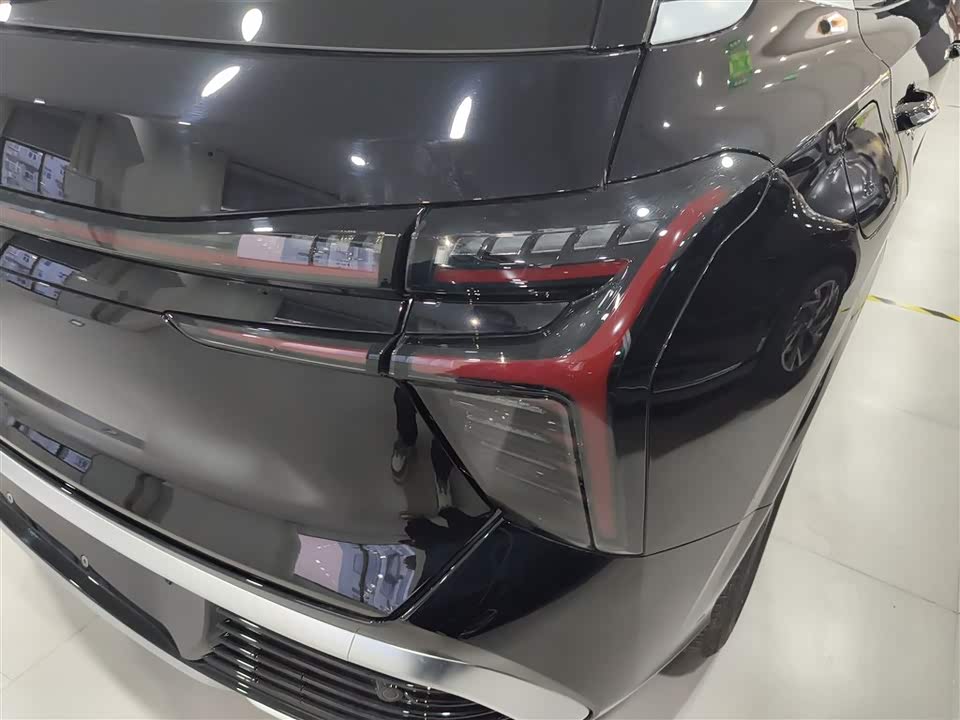 Hongqi HS3 PHEV