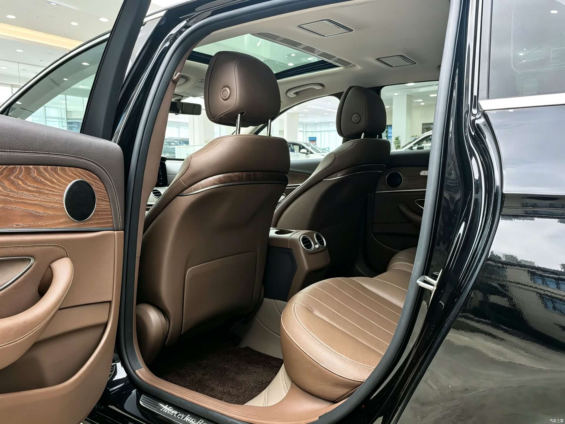Mercedes-Benz E-Class, 2019 6