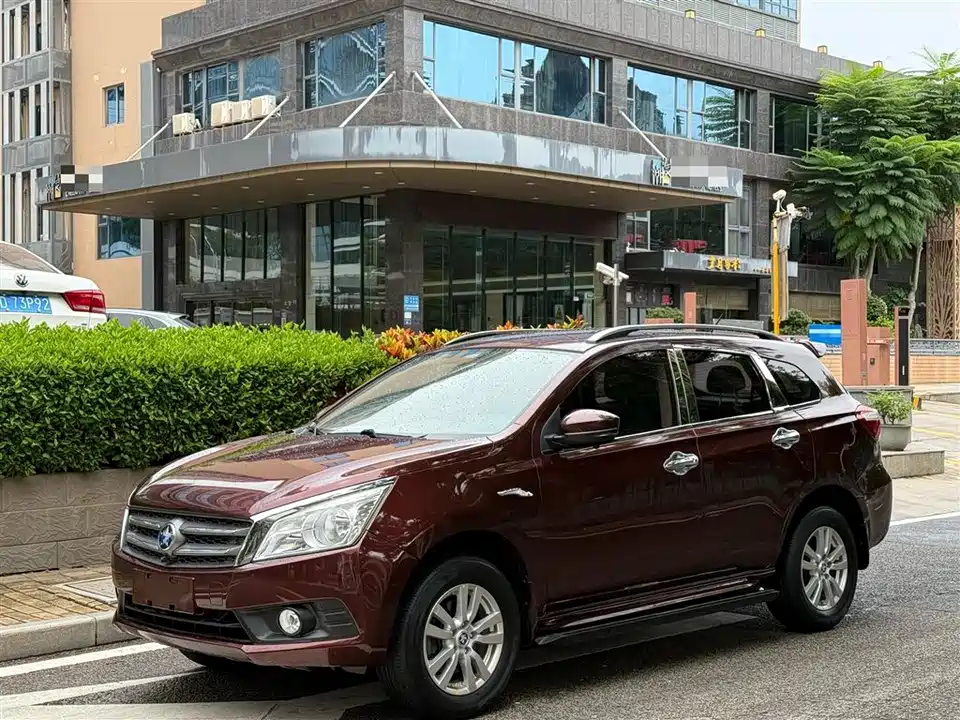 Venucia T70 Venucia T70