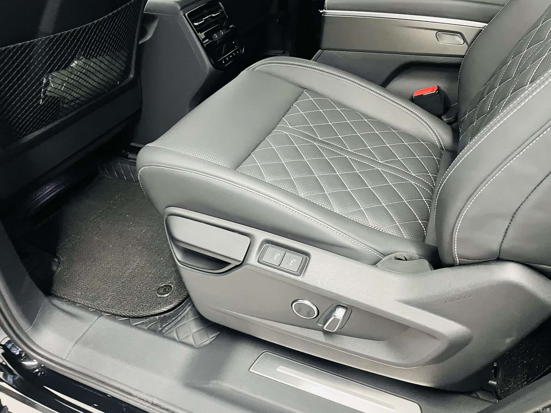 Audi Q6, 2024 11