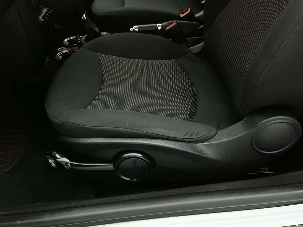 Mini ONE, 2013 20