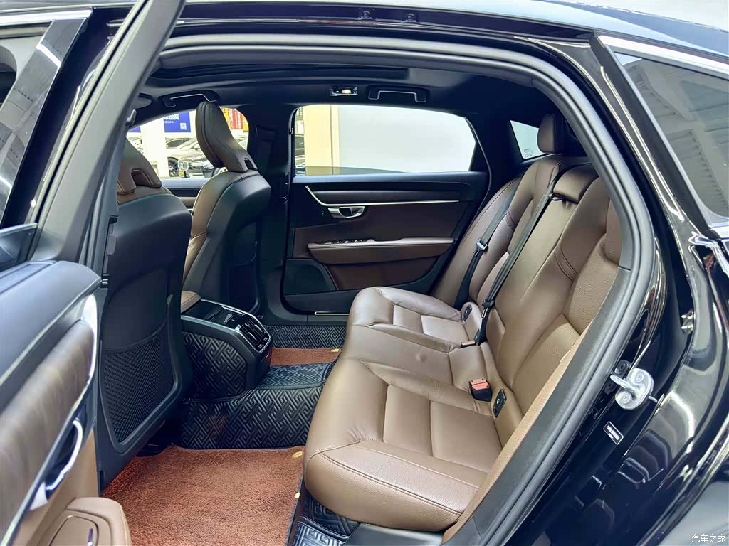 Volvo S90, 2022 все фото