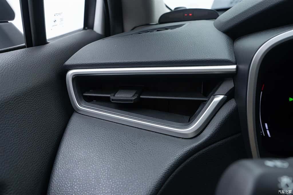 Toyota Frontlander, 2025 21