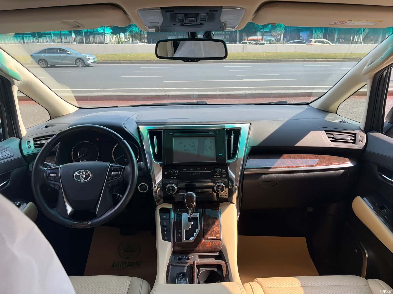 Toyota Alphard, 2019 6