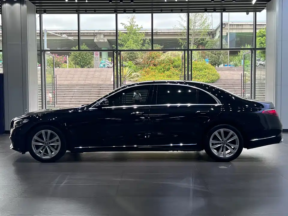 Mercedes-Benz S-class Mercedes-Benz S-class