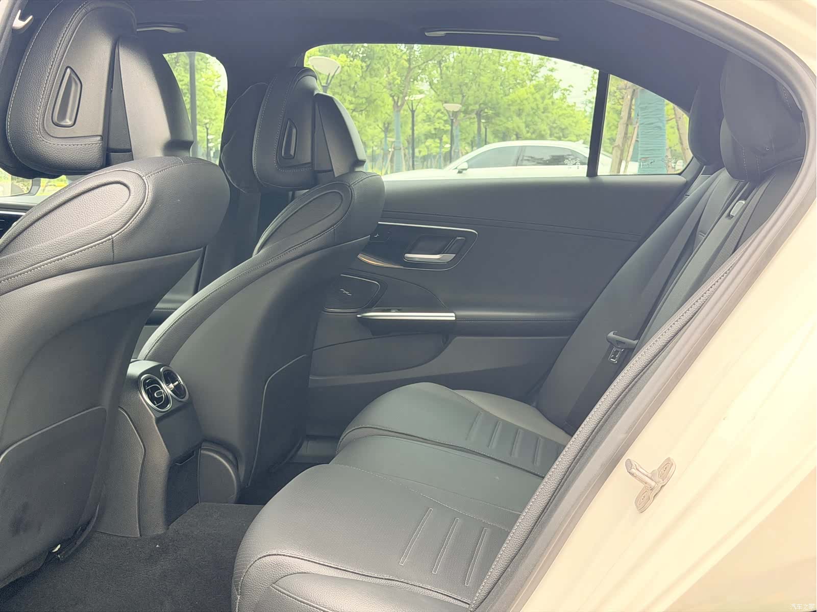 Mercedes-Benz C-Class, 2024 8