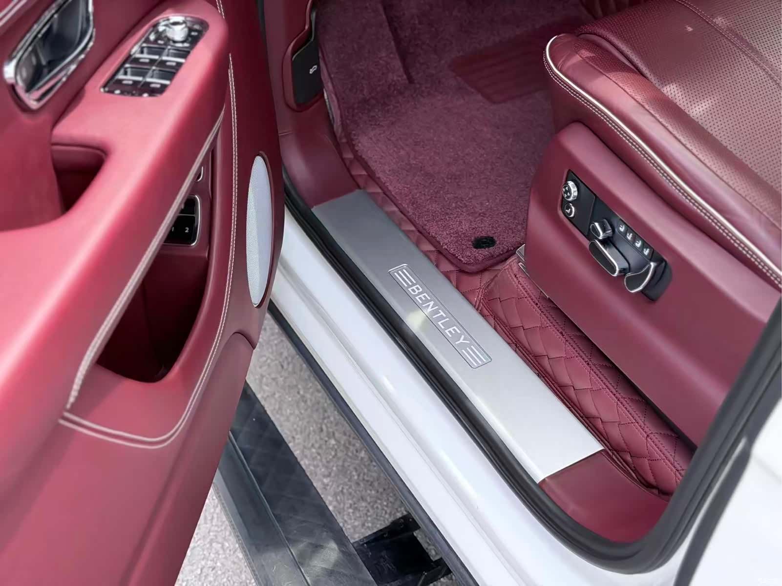 Bentley Bentayga, 2022 7