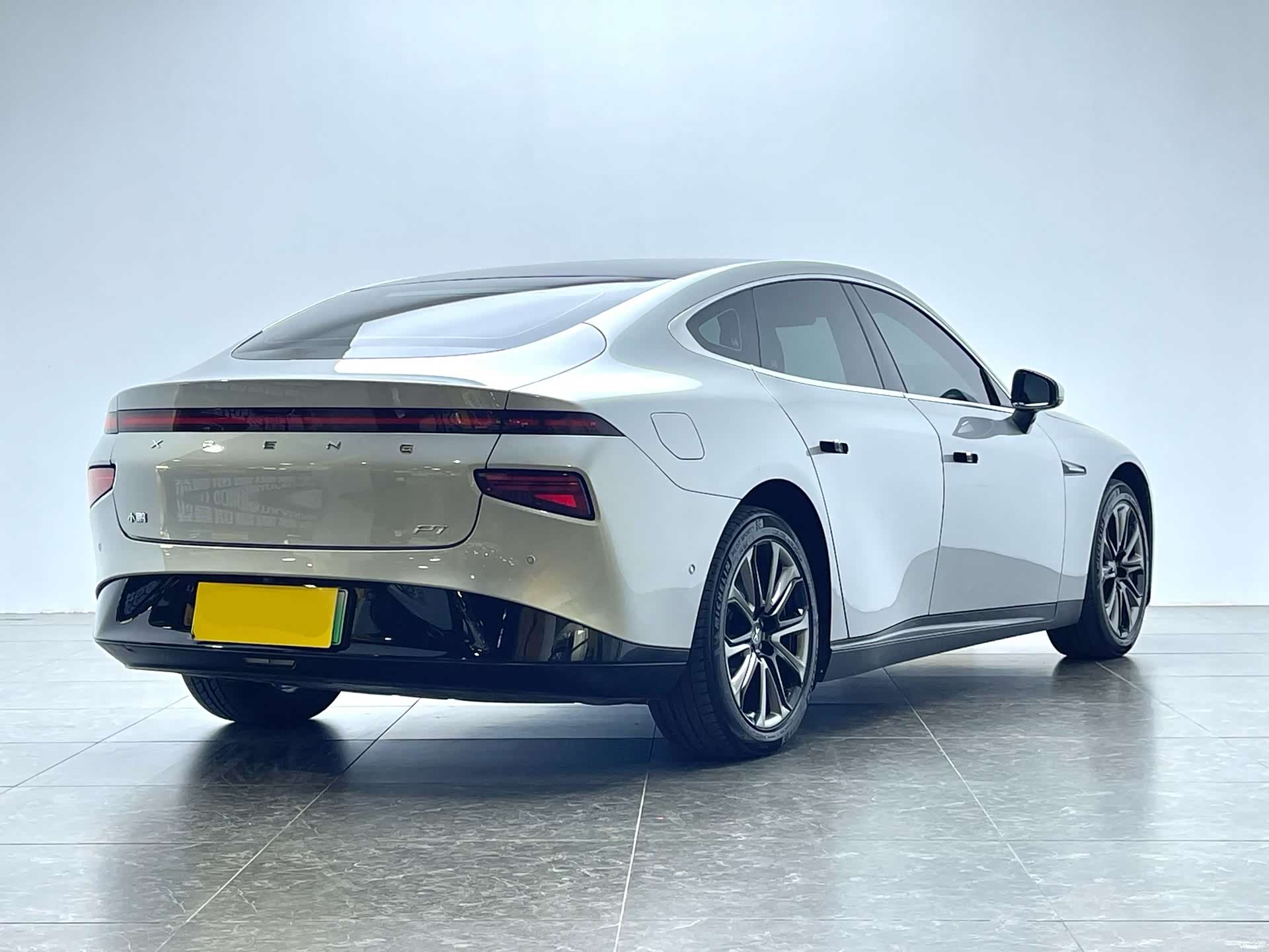 Xpeng P7, 2022 4