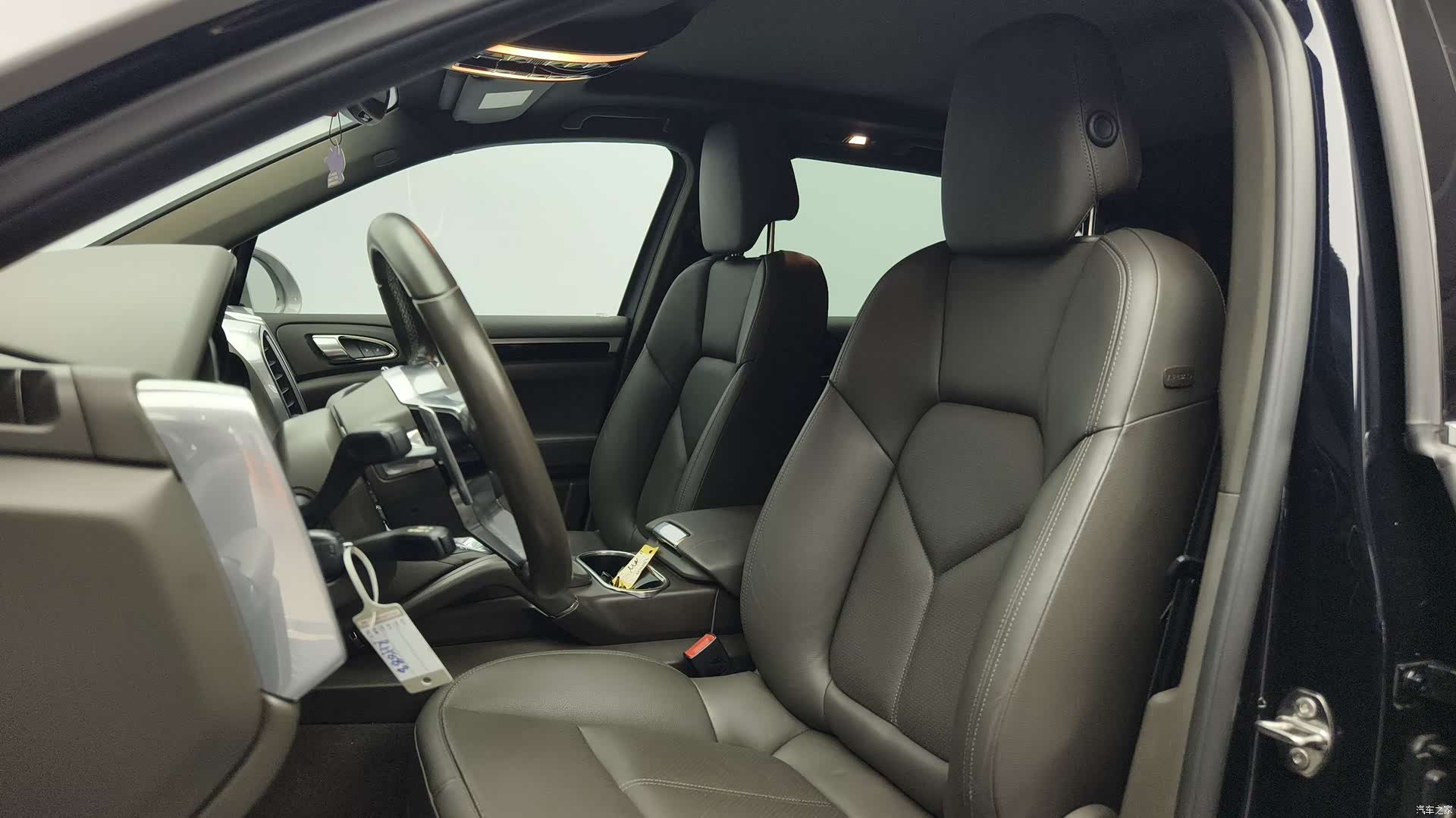 Porsche Cayenne, 2015 11