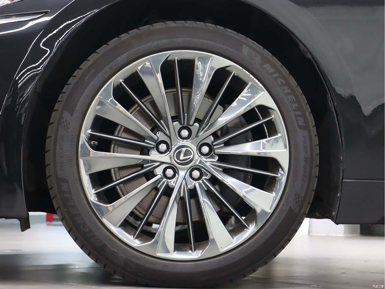 Lexus LS, 2018 43