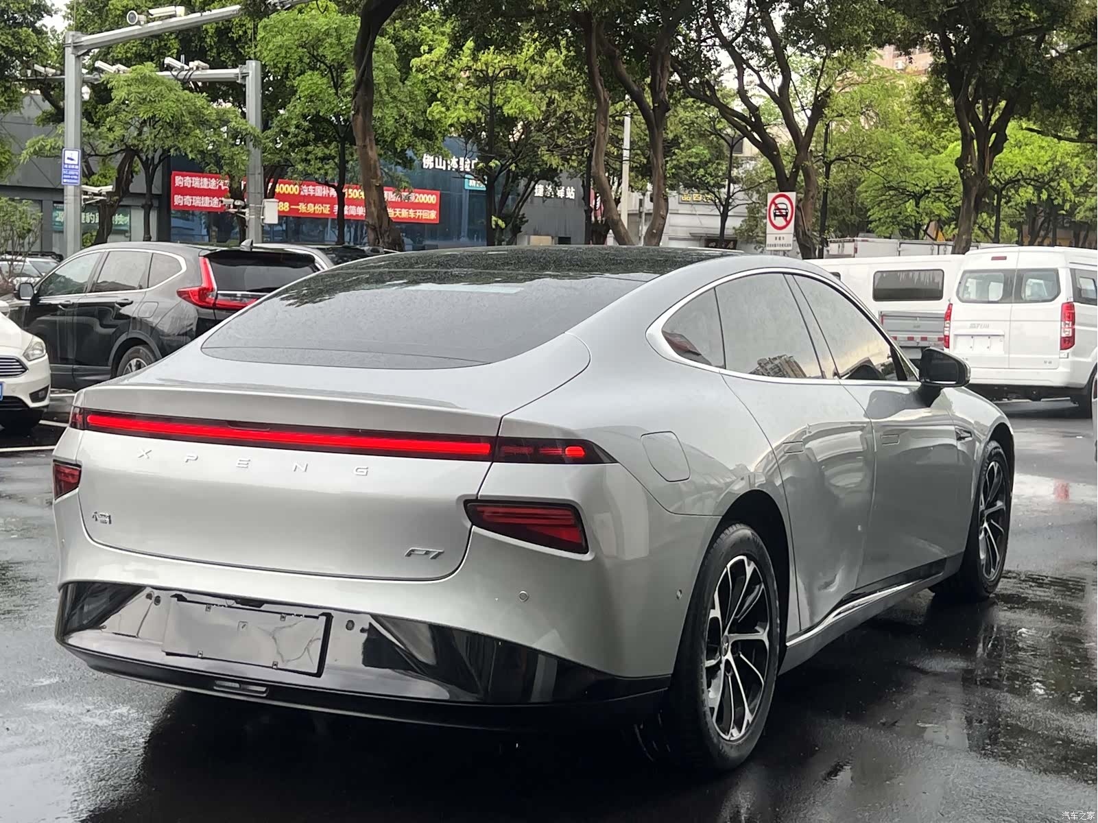 Xpeng P7, 2021 все фото