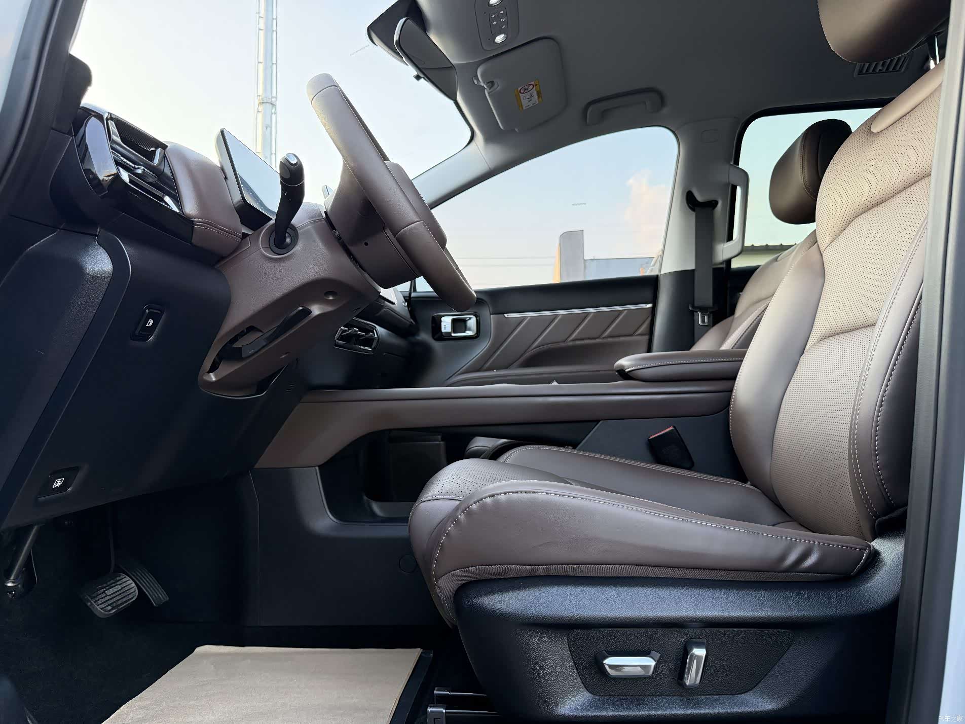 Wuling 730, 2025 16