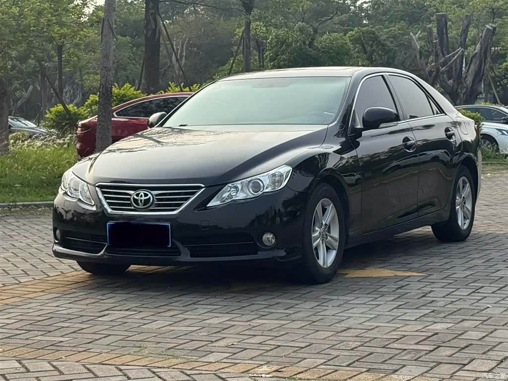Toyota 2.5V, 2011 1
