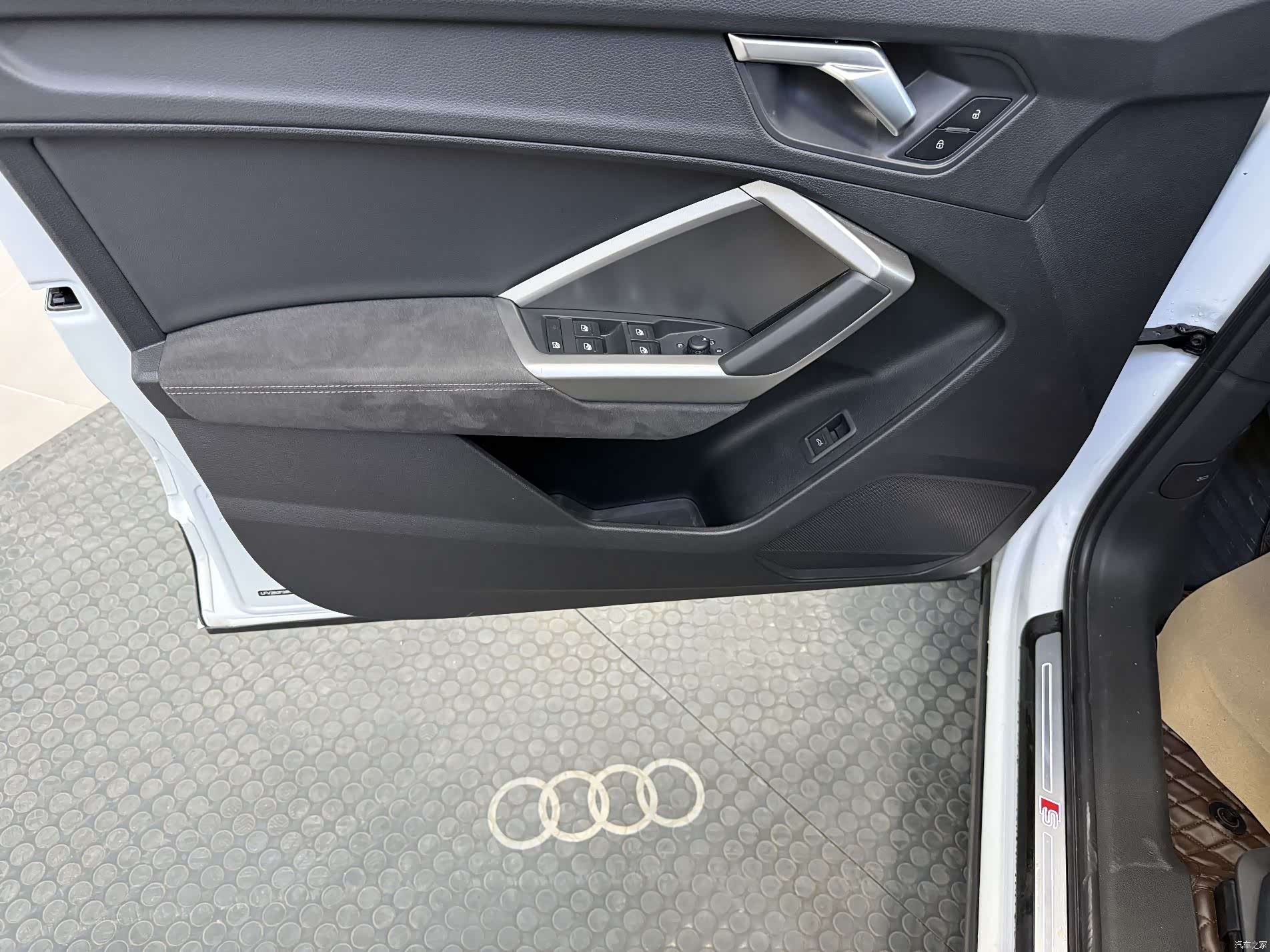 Audi Q3, 2023 10