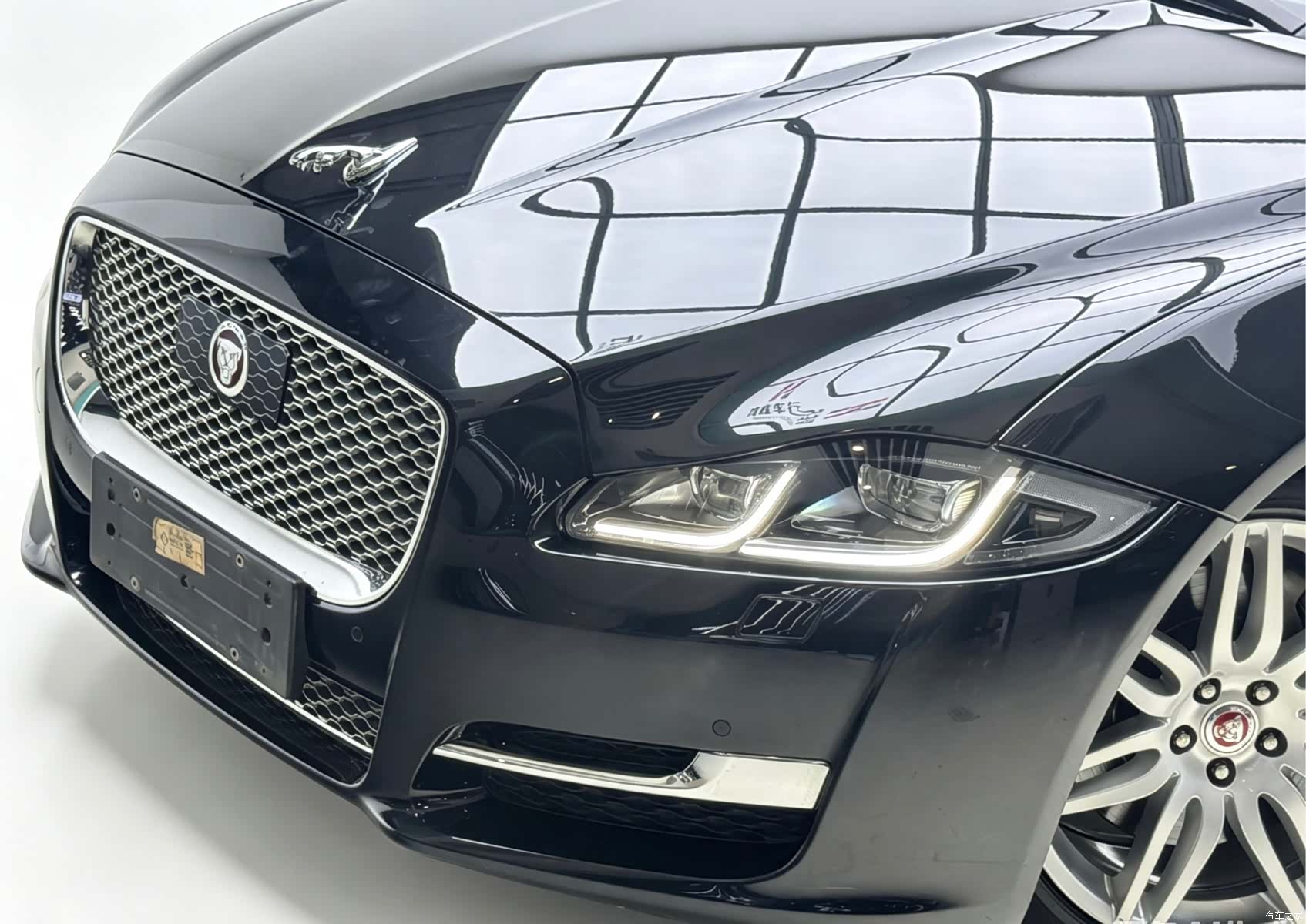 Jaguar XJ, 2019 6