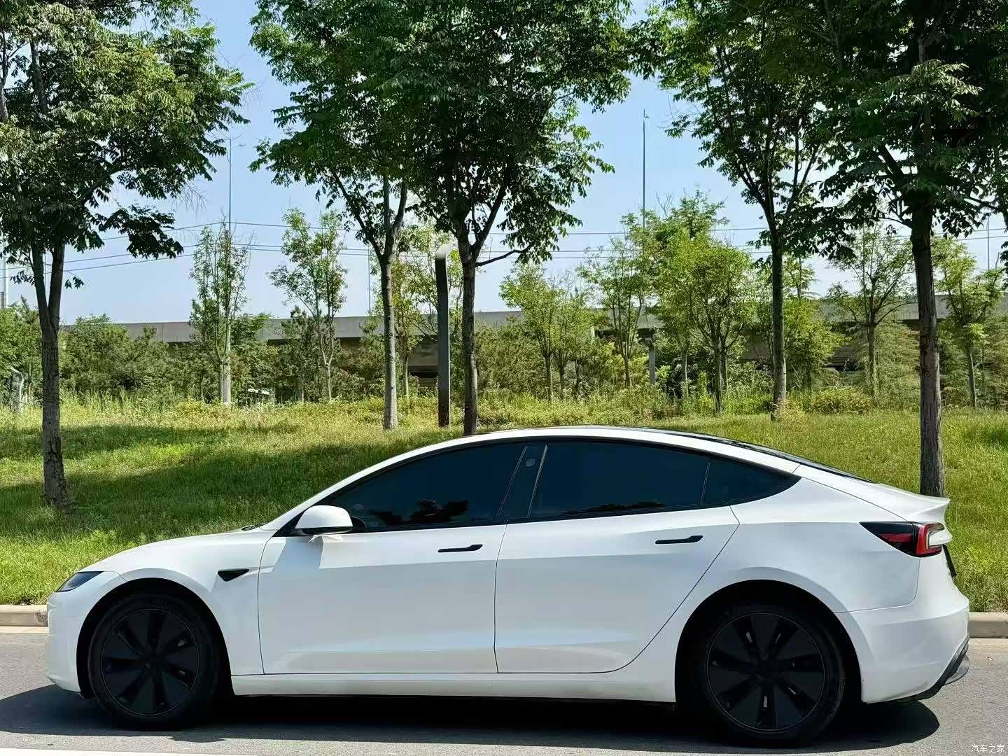 Tesla Model 3, 2025 2