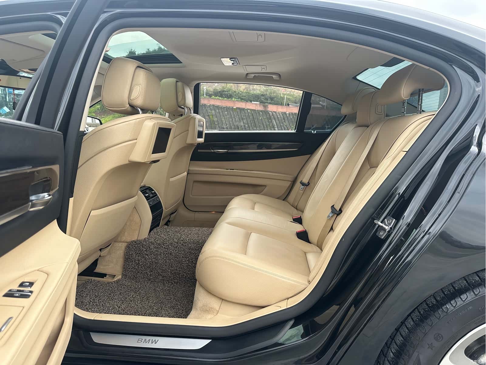 BMW 7 Series, 2011 13