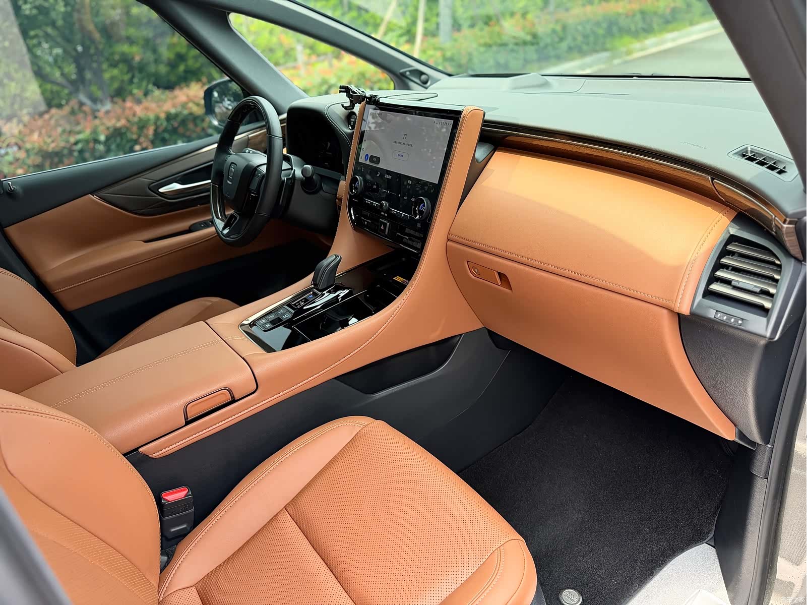Toyota Vellfire, 2024 16