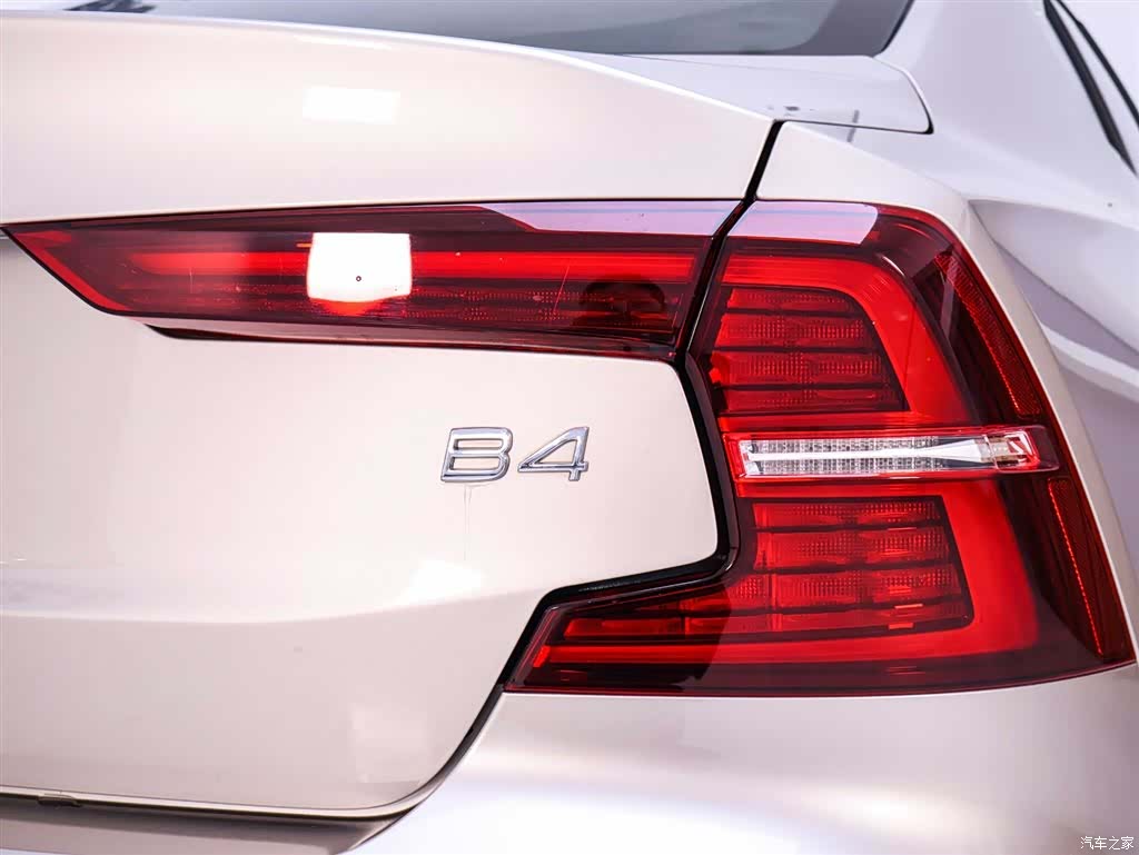 Volvo S60, 2023 9