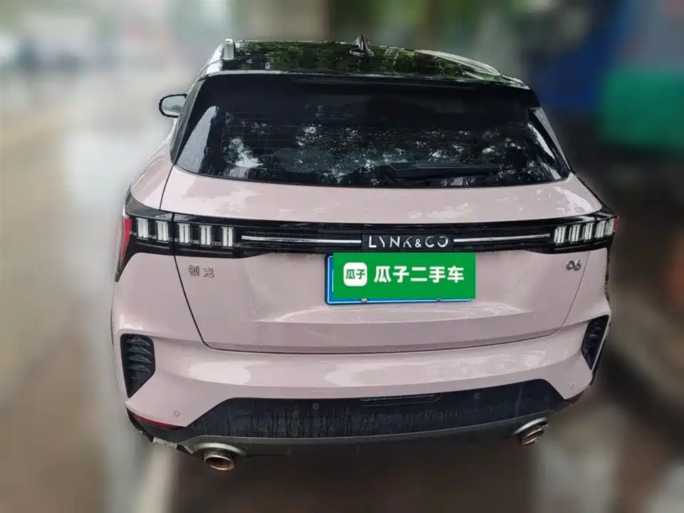 Lynk & Co 06