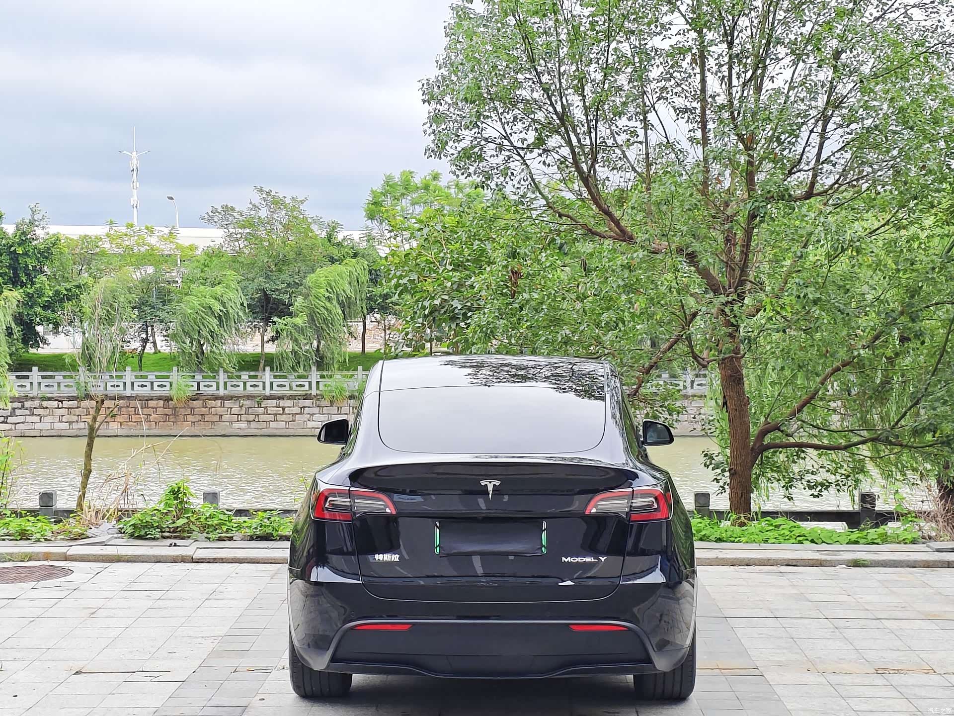 Tesla Model Y, 2023 18
