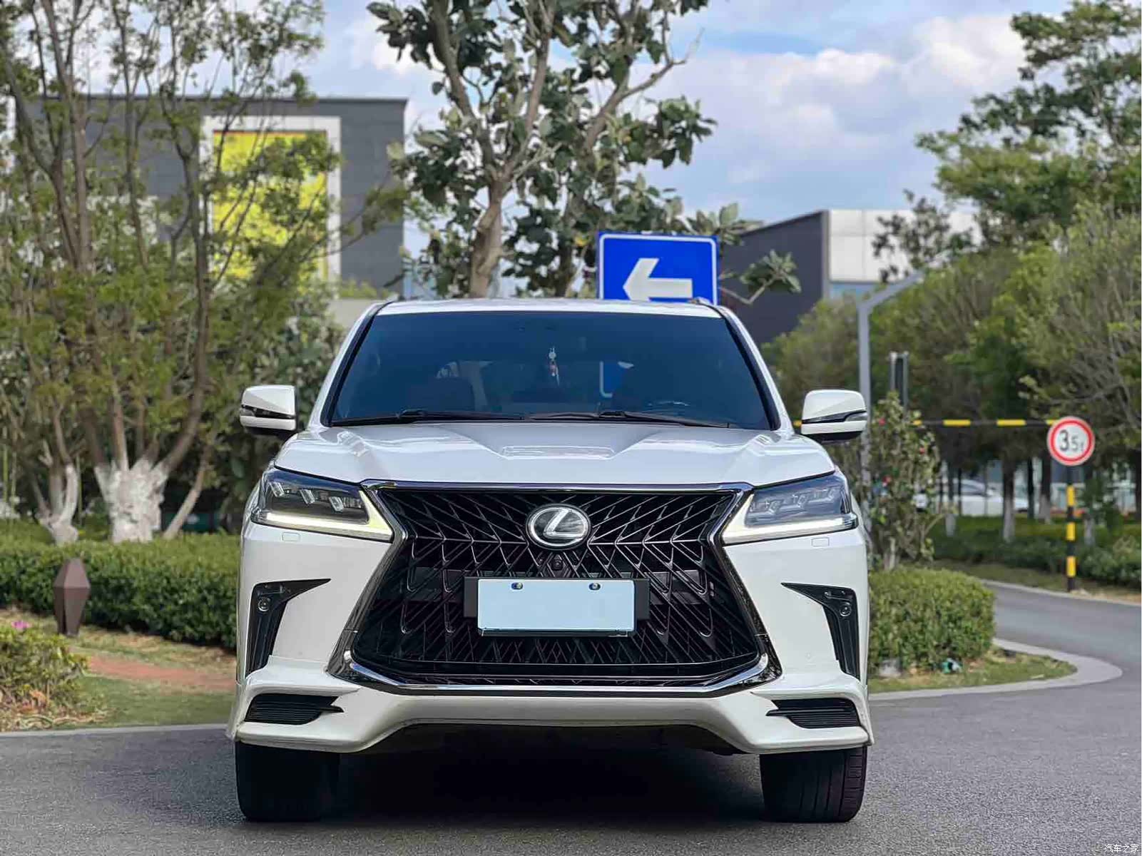 Lexus LX, 2016 3