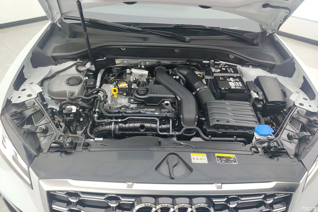 Audi Q2L, 2024 10