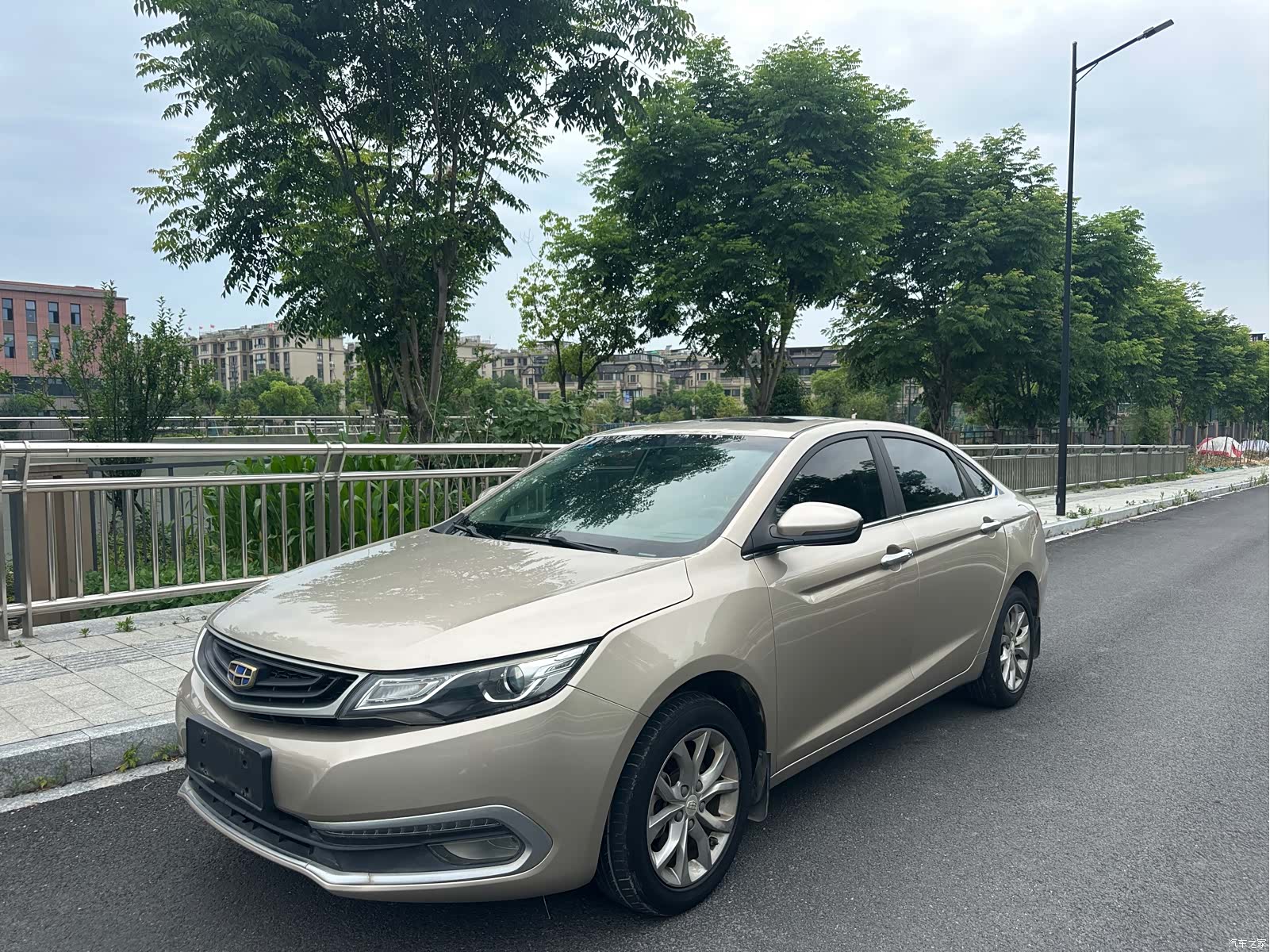 Geely Emgrand, 2017 3