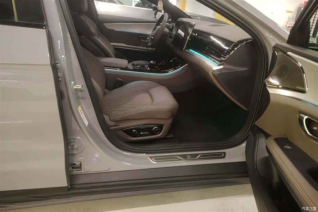 BYD Han, 2025 8