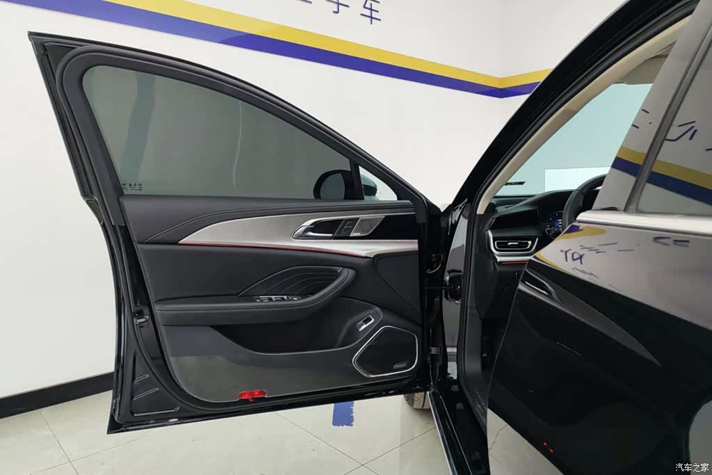 Hongqi H5, 2024 7