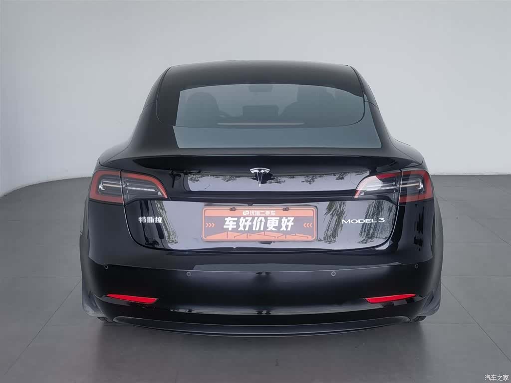 Tesla Model 3, 2023 4