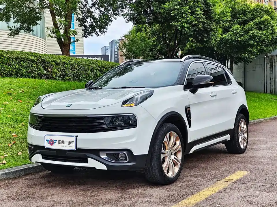 Lynk & Co 01