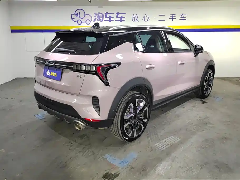Lynk & Co 06