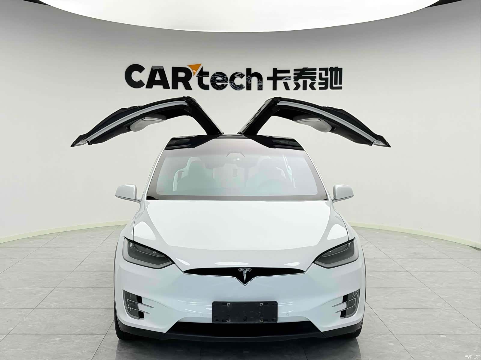 Tesla Model X, 2017 1