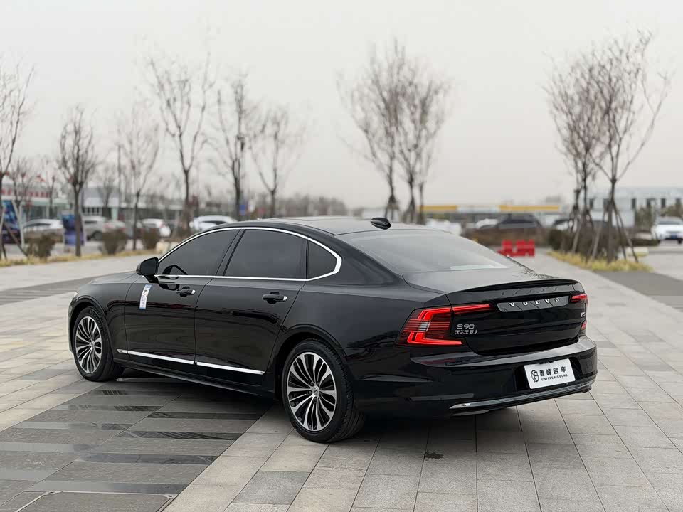 Volvo S90