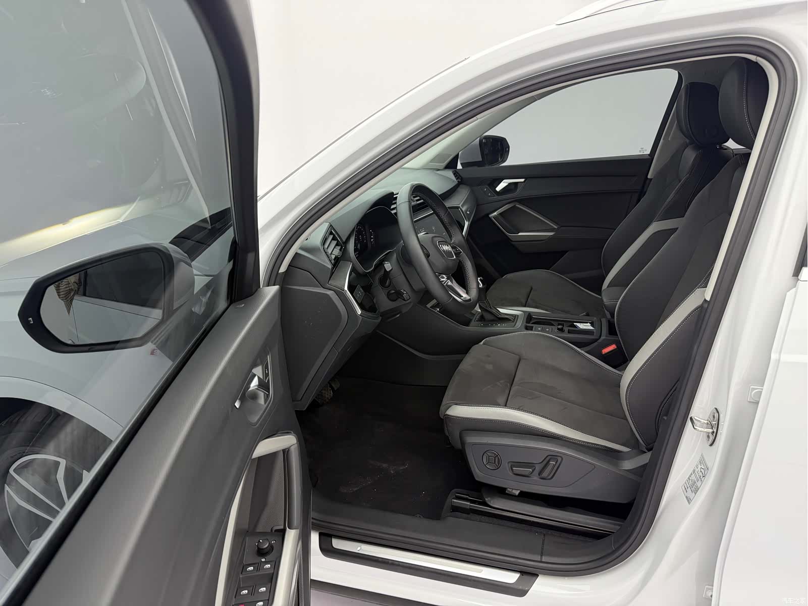 Audi Q3, 2023 19