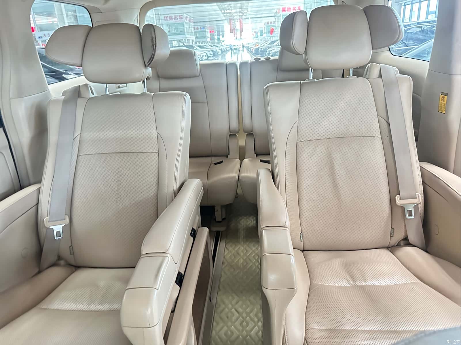 Toyota Alphard, 2011 9