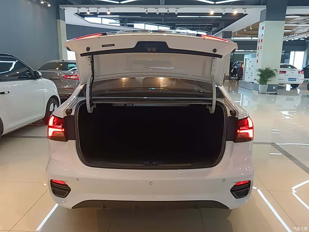 Roewe i5, 2022 19